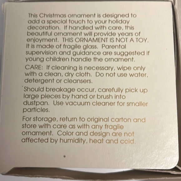 Vintage Hummel Christmas Ornament 1992 - Picture 5 of 9